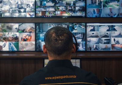 Integração de sistemas: por que CFTV, alarmes e controle de acesso devem conversar