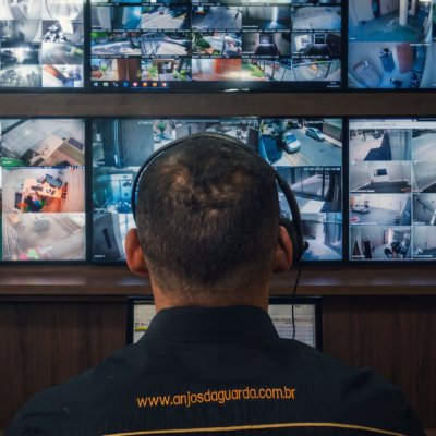 Integração de sistemas: por que CFTV, alarmes e controle de acesso devem conversar
